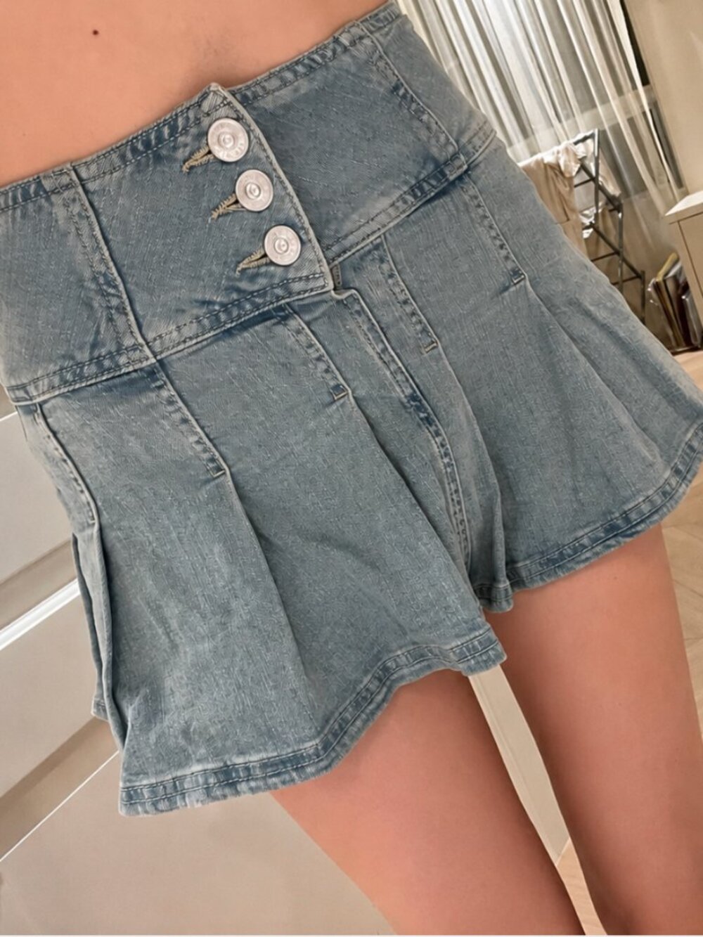 Y2K-Style Micro Mini Denim Skirt in Lightwash